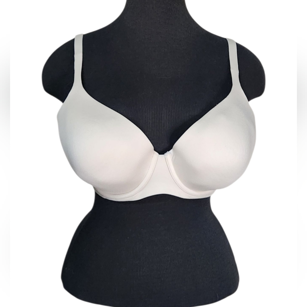 ☆ Victoria's Secret Body by Victoria Bra ☆
